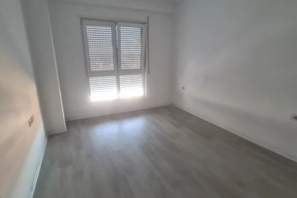 Shtepi me qera 2+1 ne Tirane - 400 Euro