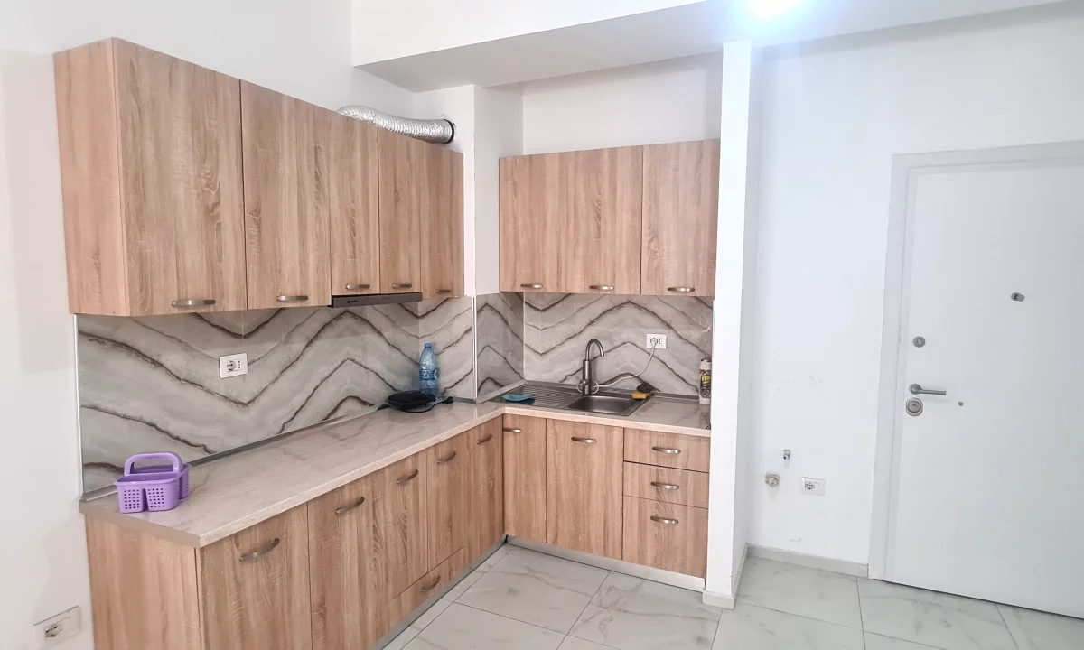 Appartamento in affitto a Tirana 1+1, Arredato