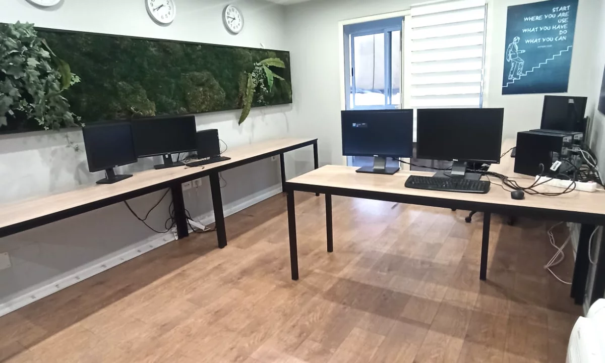 Jepet 2+1 per zyra te Rruga e Kavajes 