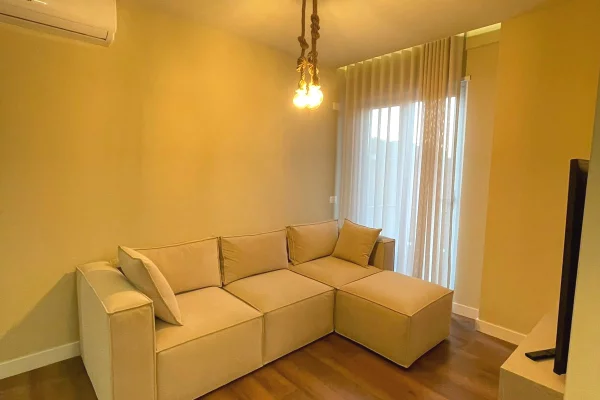 Shtepi me qera Apartament ne Tirane, 2+1, Mobilimi E mobiluar, Pagesa 600  Euro.