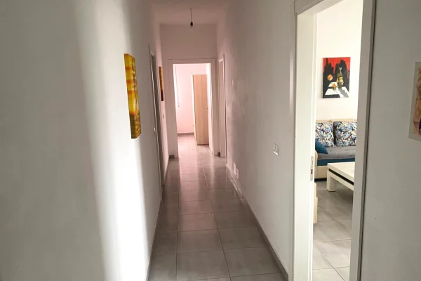 Shtepi me qera 2+1 ne Tirane - 600 Euro