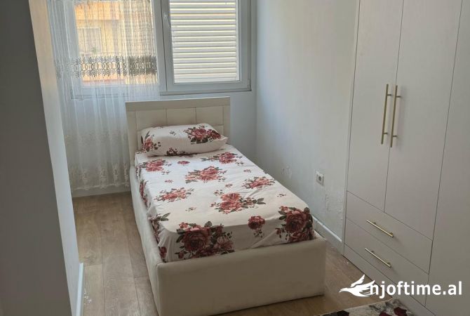 Shtepi me qera 2+1 ne Tirane - 400 Euro