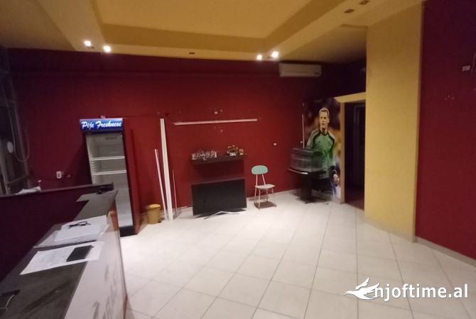 Ambiente Commerciale in Affitto 3+1 a Durazzo - 500 Euro