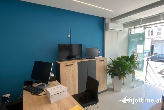 Ambient biznesi me qera 3+1 ne Durres - 3,500 Euro