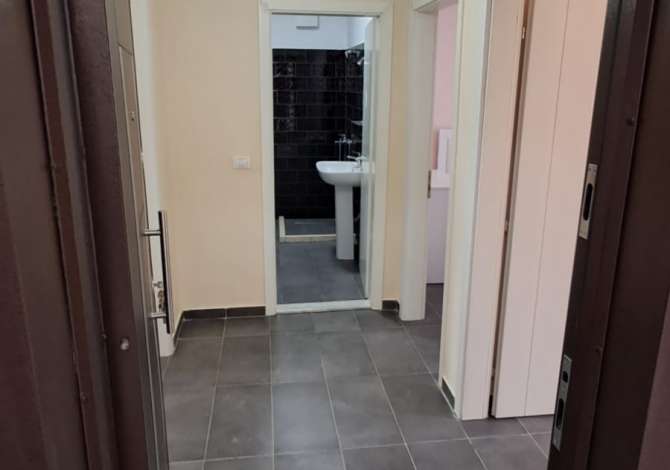 Shtepi me qera Apartament ne Tirane, 2+1, Mobilimi E mobiluar, Pagesa 350  Euro.