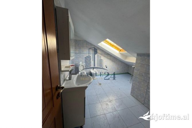 OFROHET ME QERA VILE(GODINE) 3 KATESHE , NE QENDER PRANE GJIMNAZIT PARTIZANI