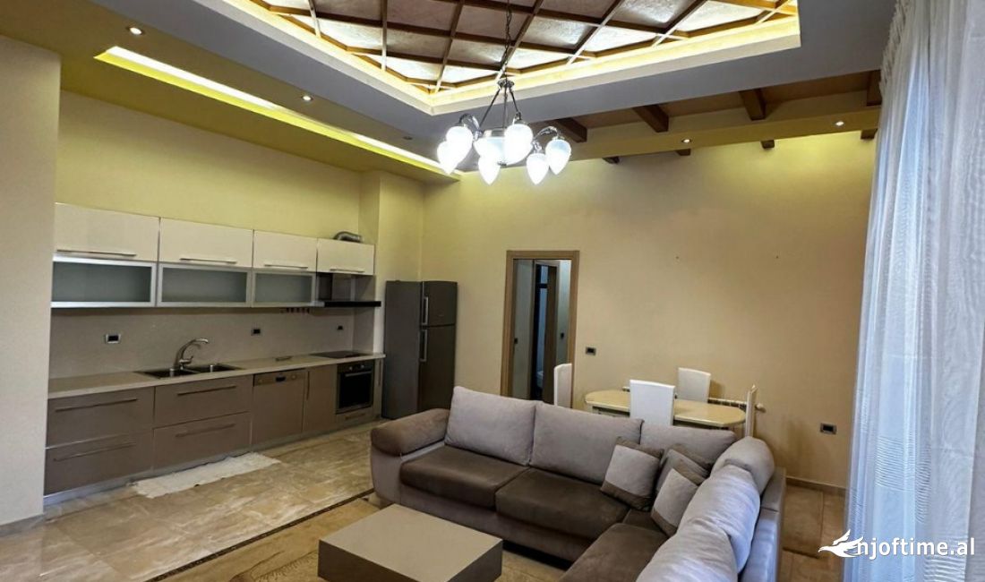 Shtepi me qera Apartament ne Tirane, 2+1, Mobilimi E mobiluar, Pagesa 900  Euro.