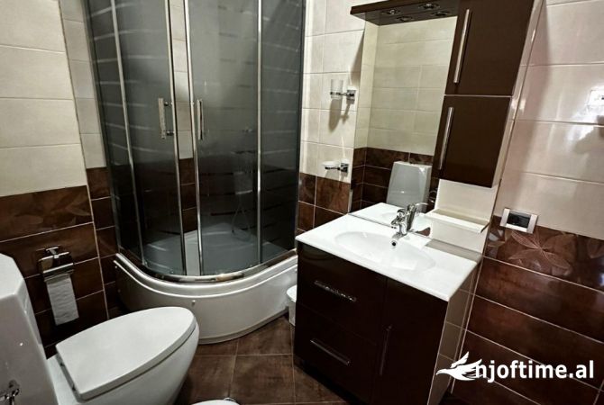 Shtepi me qera Apartament ne Tirane, 2+1, Mobilimi E mobiluar, Pagesa 900  Euro.