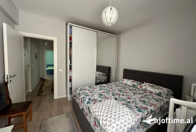 Shtepi ne shitje Apartament ne Tirane, 2+1, Mobilimi E mobiluar, Pagesa 215,000  Euro.