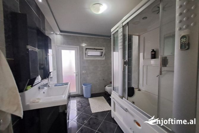 Shtepi ne shitje 3+1 ne Tirane - 165,000 Euro