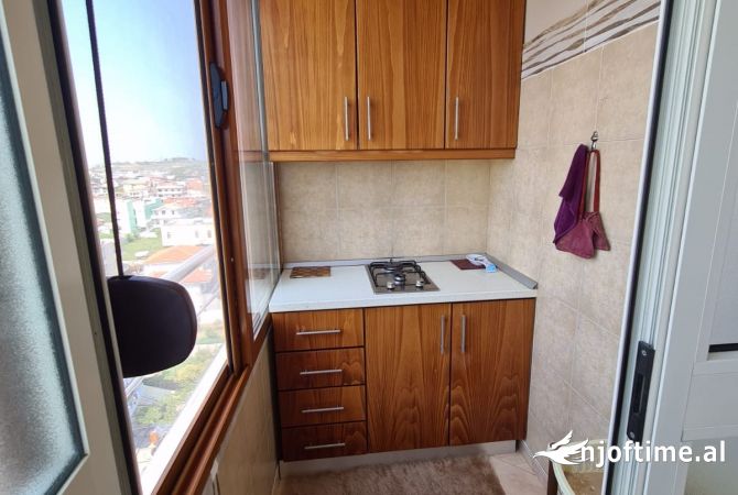 Shtepi ne shitje Apartament ne Durres, 2+1, Mobilimi E mobiluar, Pagesa 120,000  Euro.