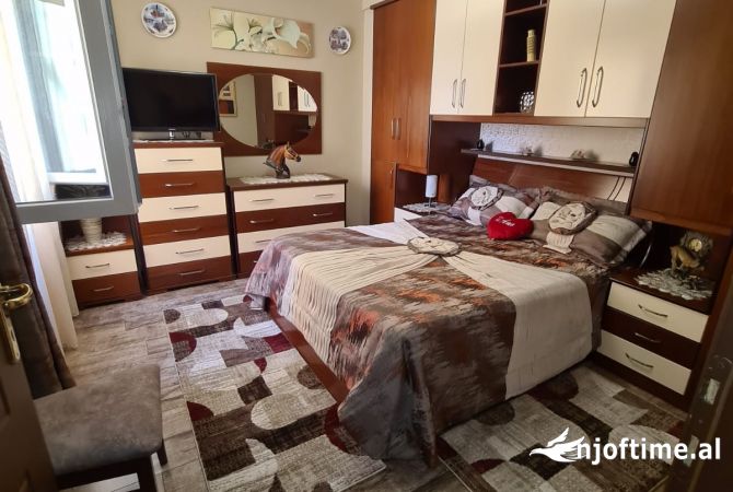 Shtepi ne shitje Apartament ne Durres, 2+1, Mobilimi E mobiluar, Pagesa 120,000  Euro.