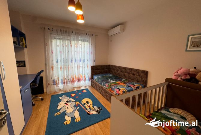 Shtepi ne shitje Apartament ne Tirane, 2+1, Mobilimi E mobiluar, Pagesa 209,000  Euro.
