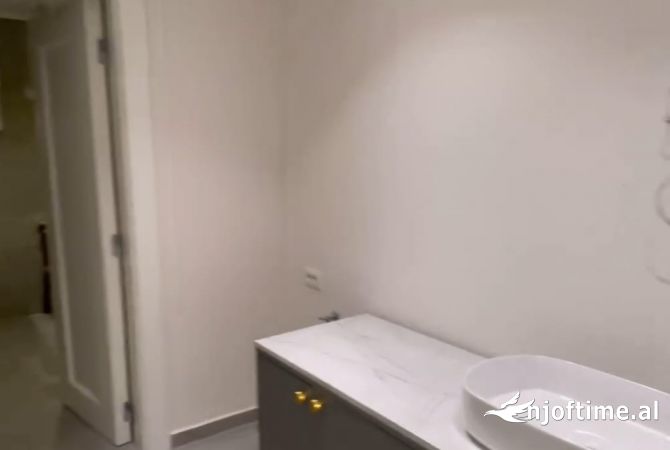 Shtepi me qera 2+1 ne Tirane - 1,200 Euro