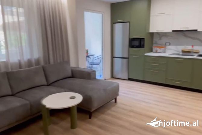 Shtepi me qera 2+1 ne Tirane - 1,200 Euro