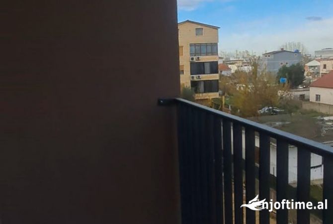 Shtepi ne shitje Apartament ne Tirane, 1+1, Mobilimi Bosh, pa mobiluar, Pagesa 98,000  Euro.