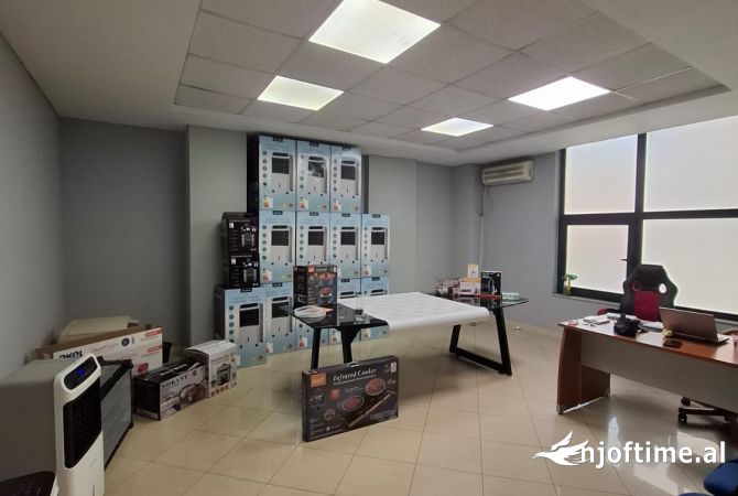 Ambient biznesi me qera 3+1 ne Tirane - 500 Euro