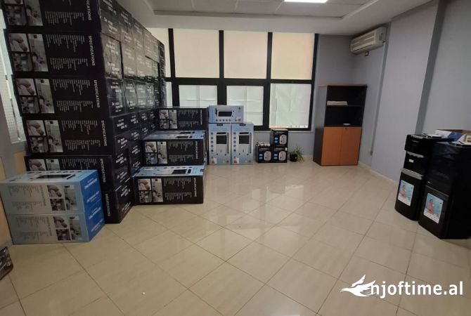 JEPET ME QERA ZYRE TEK SELVIA 