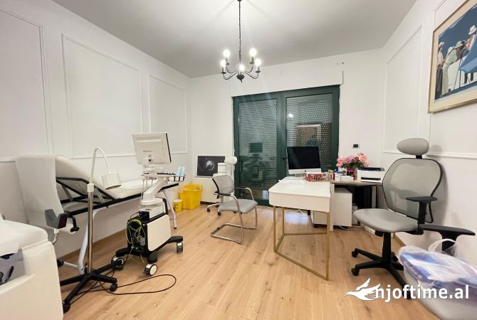 Ambient biznesi me qera 3+1 ne Tirane - 1,400 Euro