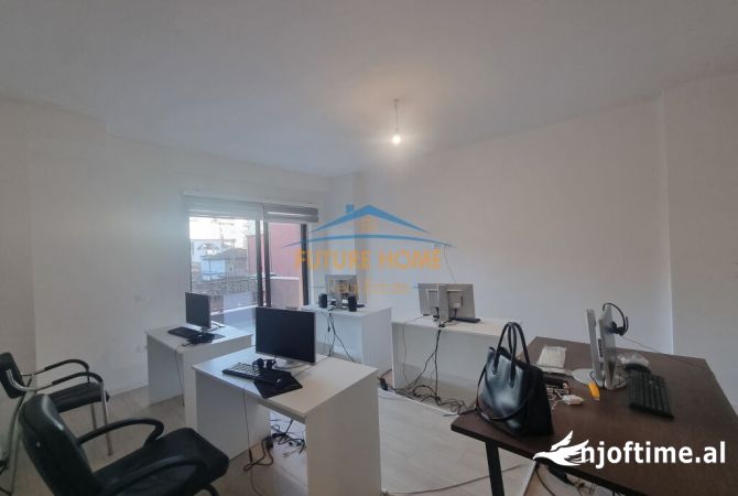 Ambient biznesi me qera 3+1 ne Tirane - 700 Euro