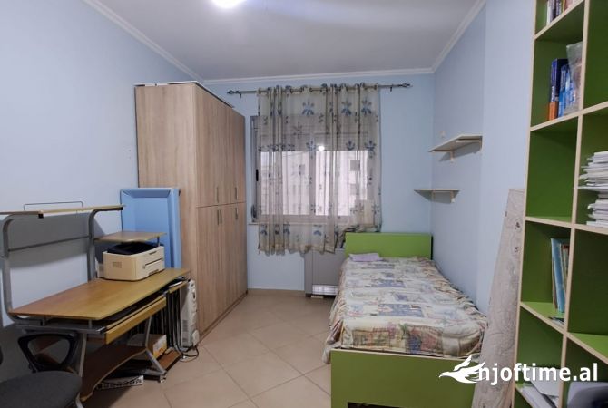 Shtepi ne shitje Apartament ne Tirane, 2+1, Mobilimi Bosh, pa mobiluar, Pagesa 149,000  Euro.