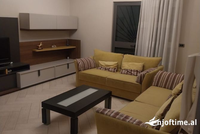 Shtepi me qera 1+1 ne Tirane - 500 Euro