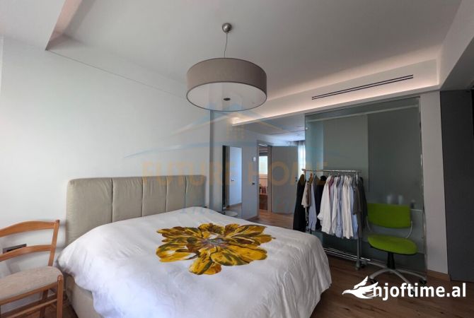 Shtepi me qera Vila Luksoze ne Tirane, 3+1, Mobilimi E mobiluar, Pagesa 4,000  Euro.