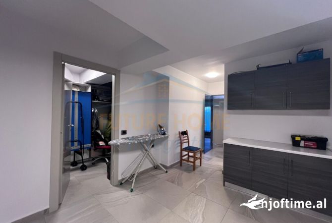 Shtepi me qera Vila Luksoze ne Tirane, 3+1, Mobilimi E mobiluar, Pagesa 4,000  Euro.