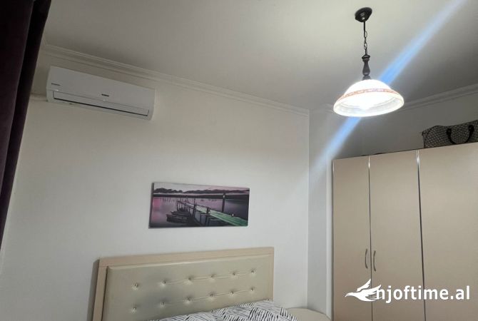 Shtepi me qera Apartament ne Tirane, 1+1, Mobilimi E mobiluar, Pagesa 550  Euro.