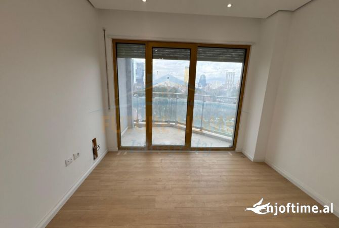 Shtepi ne shitje Apartament ne Tirane, 3+1, Mobilimi Bosh, pa mobiluar, Pagesa 537,000  Euro.
