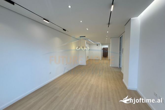Shtepi ne shitje Apartament ne Tirane, 3+1, Mobilimi Bosh, pa mobiluar, Pagesa 537,000  Euro.