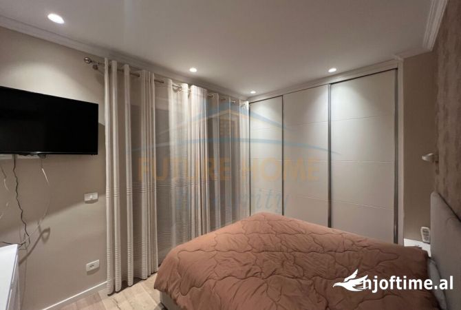 Shtepi me qera Vila Luksoze ne Durres, 3+1, Mobilimi E mobiluar, Pagesa 3,200  Euro.