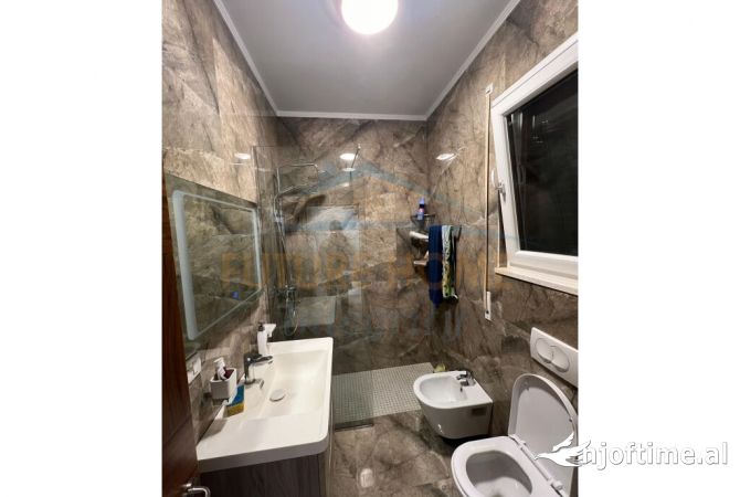 Shtepi me qera Vila Luksoze ne Durres, 3+1, Mobilimi E mobiluar, Pagesa 3,200  Euro.