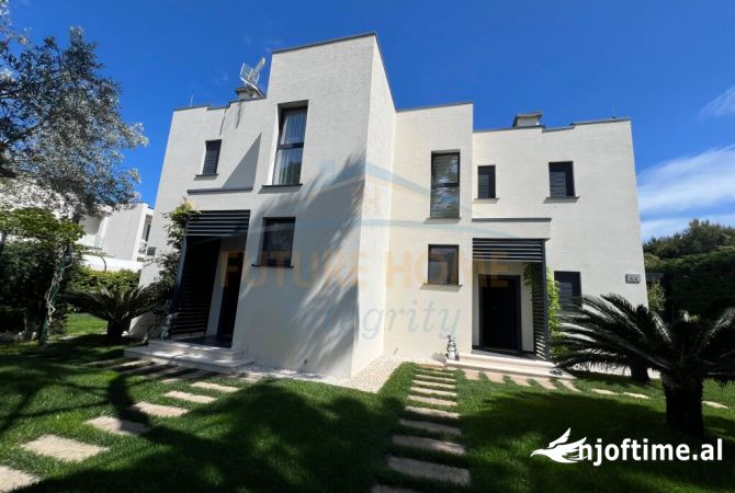 Shtepi me qera Vila Luksoze ne Durres, 3+1, Mobilimi E mobiluar, Pagesa 3,200  Euro.