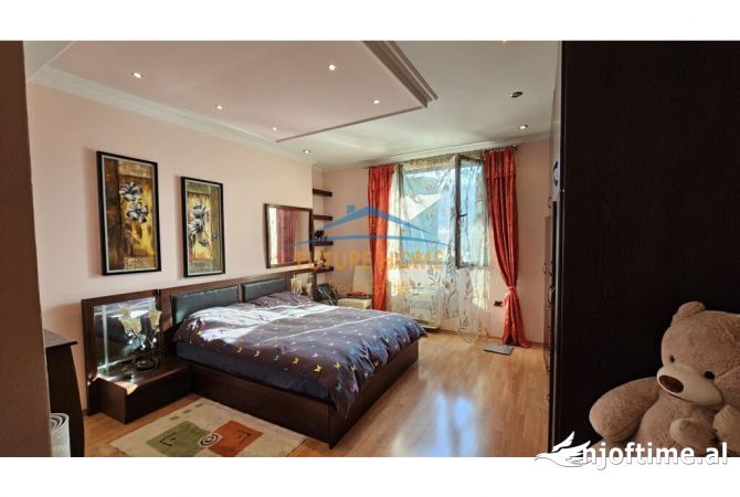 Shtepi ne shitje Apartament ne Tirane, 2+1, Mobilimi E mobiluar, Pagesa 131,000  Euro.