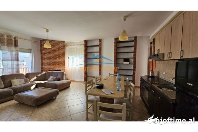 Shtepi ne shitje Apartament ne Tirane, 3+1, Mobilimi E mobiluar, Pagesa 130,000  Euro.