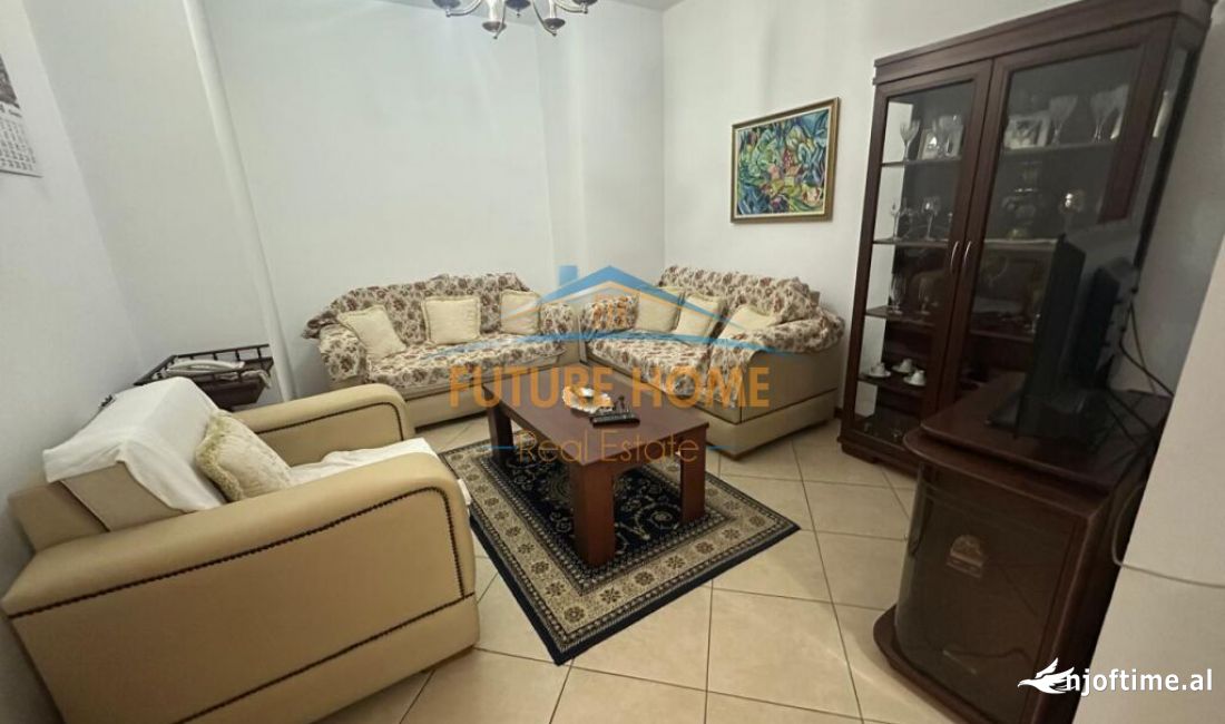 Shtepi me qera Apartament ne Tirane, 2+1, Mobilimi E mobiluar, Pagesa 700  Euro.