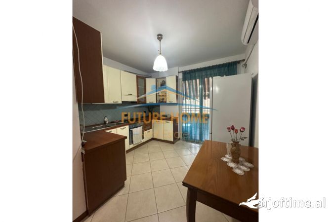 Shtepi me qera Apartament ne Tirane, 2+1, Mobilimi E mobiluar, Pagesa 700  Euro.