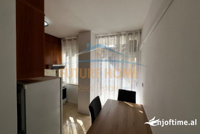 Shtepi me qera Apartament ne Tirane, 1+1, Mobilimi E mobiluar, Pagesa 650  Euro.