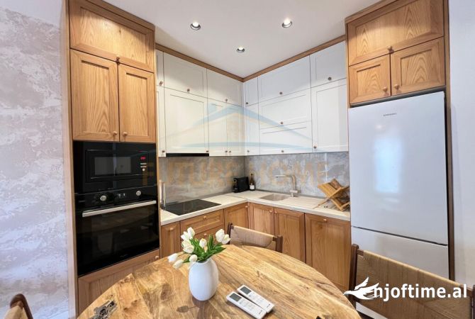 Shtepi ne shitje Apartament ne Durres, 2+1, Mobilimi E mobiluar, Pagesa 230,000  Euro.