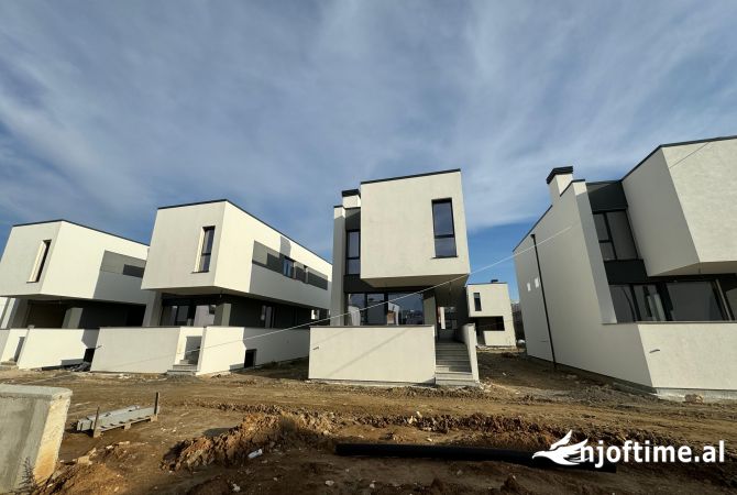 Shtepi ne shitje 3+1 ne Durres - 400,000 Euro
