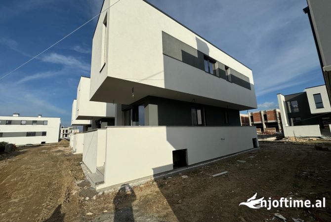 Shtepi ne shitje 3+1 ne Durres - 400,000 Euro