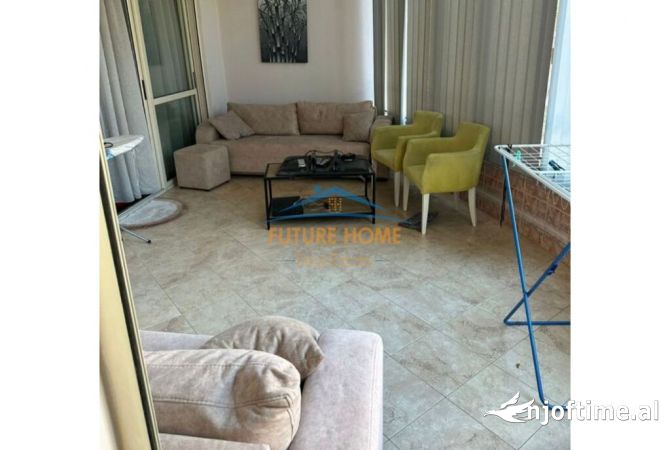 Shtepi me qera Apartament ne Tirane, 3+1, Mobilimi E mobiluar, Pagesa 800  Euro.