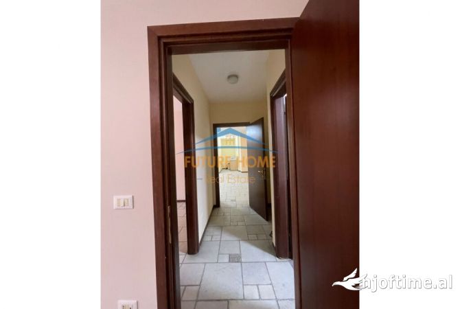 Ambient biznesi me qera 3+1 ne Tirane - 1,000 Euro