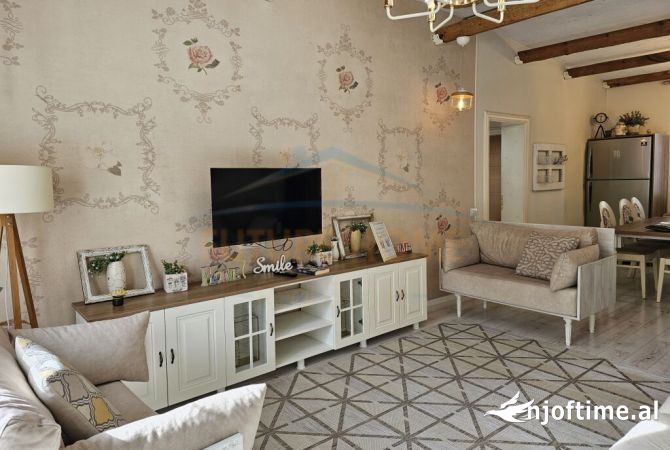 Shtepi ne shitje Apartament ne Tirane, 2+1, Mobilimi E mobiluar, Pagesa 179,000  Euro.