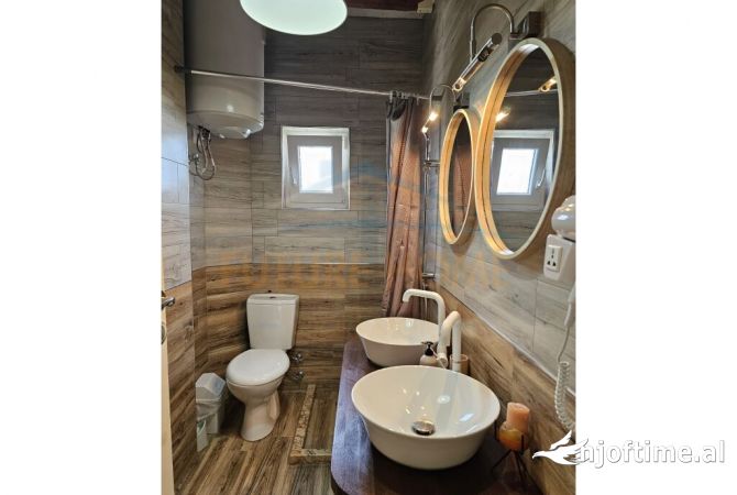 Shtepi ne shitje Apartament ne Tirane, 2+1, Mobilimi E mobiluar, Pagesa 179,000  Euro.