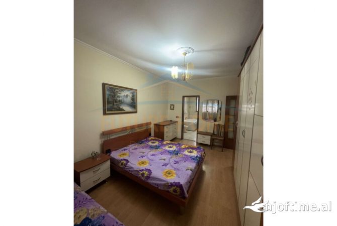 Shtepi me qera Apartament ne Tirane, 2+1, Mobilimi E mobiluar, Pagesa 480  Euro.