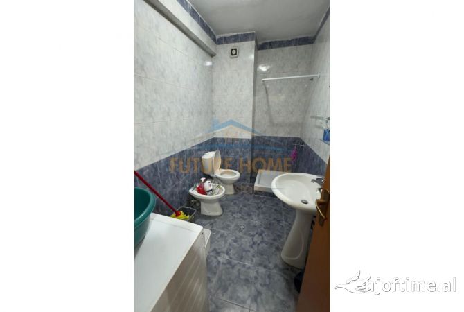 Shtepi ne shitje Apartament ne Tirane, 1+1, Mobilimi Bosh, pa mobiluar, Pagesa 143,000  Euro.
