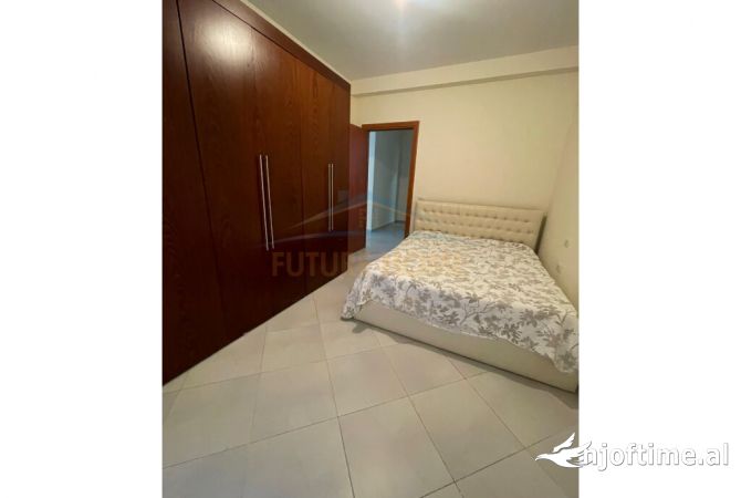 Shtepi ne shitje Apartament ne Tirane, 1+1, Mobilimi E mobiluar, Pagesa 138,000  Euro.