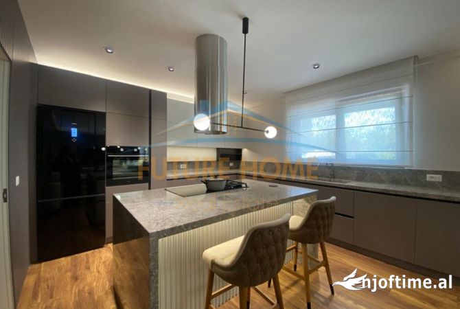 Shtepi me qera 4+1 ne Tirane - 5,000 Euro